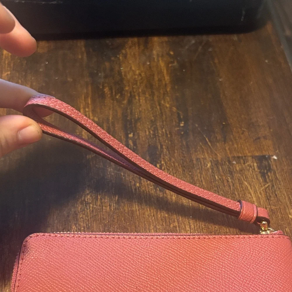 Coach Corner Zip Wristlet in Pink, NWOT - Picture 9 of 13